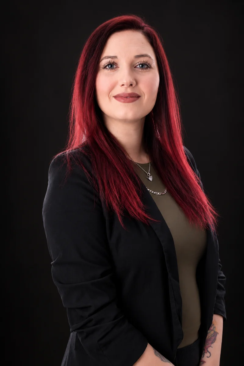 Tatjana, Inhaberin von Infinity Hair & Beauty in Büren an der Aare